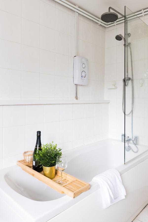 Levi Suite By Koya Homes - 3-Bedroom Home, Downtown Cardiff, Free Parking Kültér fotó