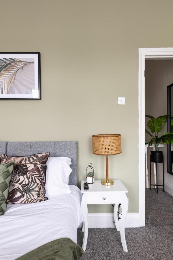 Levi Suite By Koya Homes - 3-Bedroom Home, Downtown Cardiff, Free Parking Kültér fotó