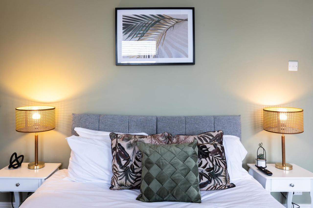 Levi Suite By Koya Homes - 3-Bedroom Home, Downtown Cardiff, Free Parking Kültér fotó