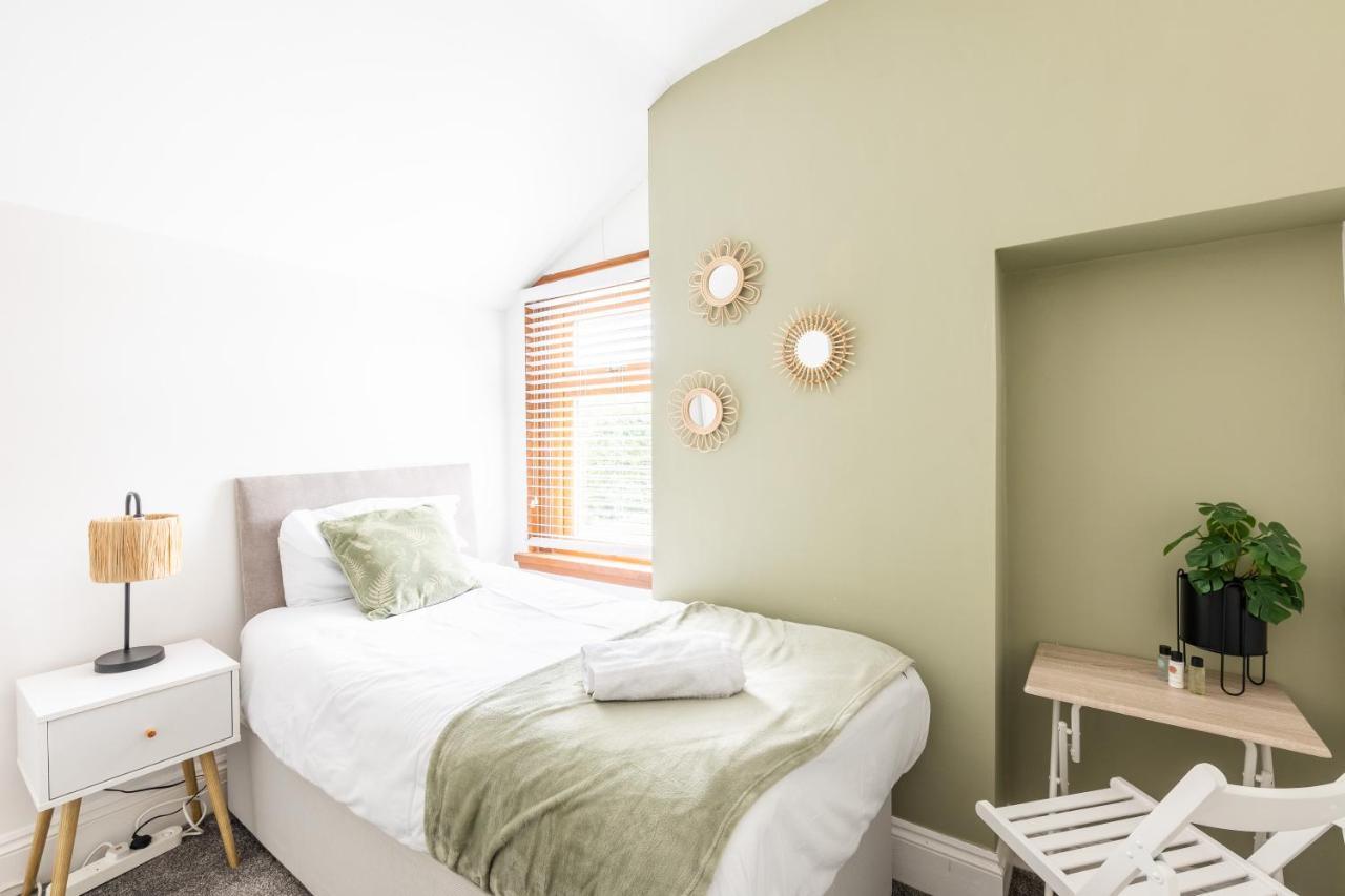 Levi Suite By Koya Homes - 3-Bedroom Home, Downtown Cardiff, Free Parking Kültér fotó