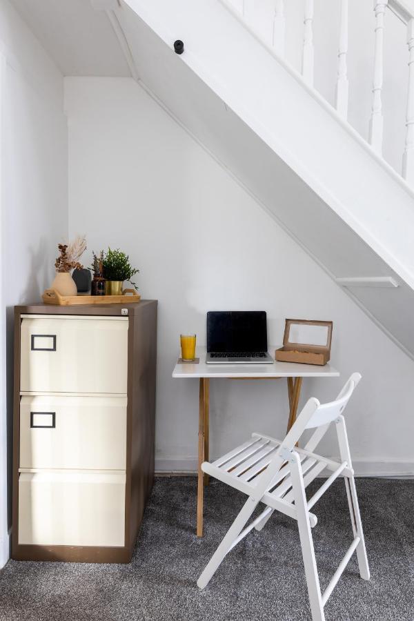 Levi Suite By Koya Homes - 3-Bedroom Home, Downtown Cardiff, Free Parking Kültér fotó