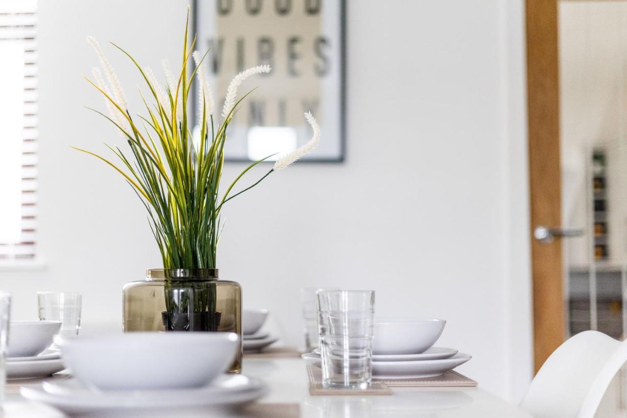 Levi Suite By Koya Homes - 3-Bedroom Home, Downtown Cardiff, Free Parking Kültér fotó