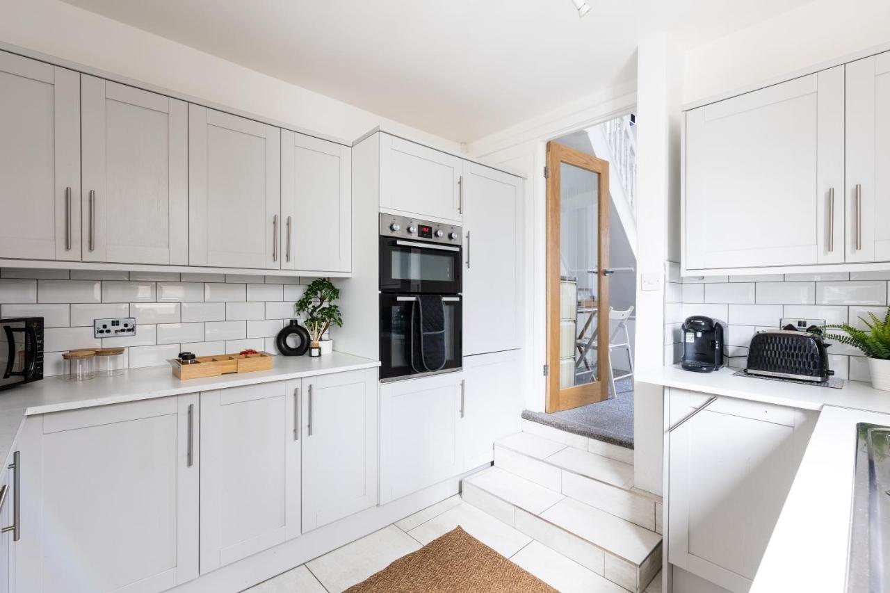 Levi Suite By Koya Homes - 3-Bedroom Home, Downtown Cardiff, Free Parking Kültér fotó