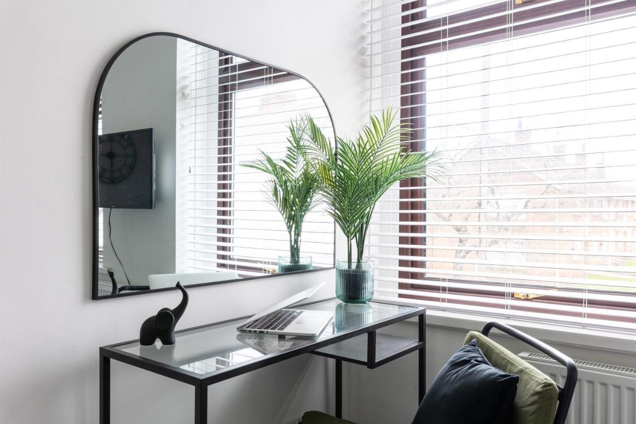 Levi Suite By Koya Homes - 3-Bedroom Home, Downtown Cardiff, Free Parking Kültér fotó