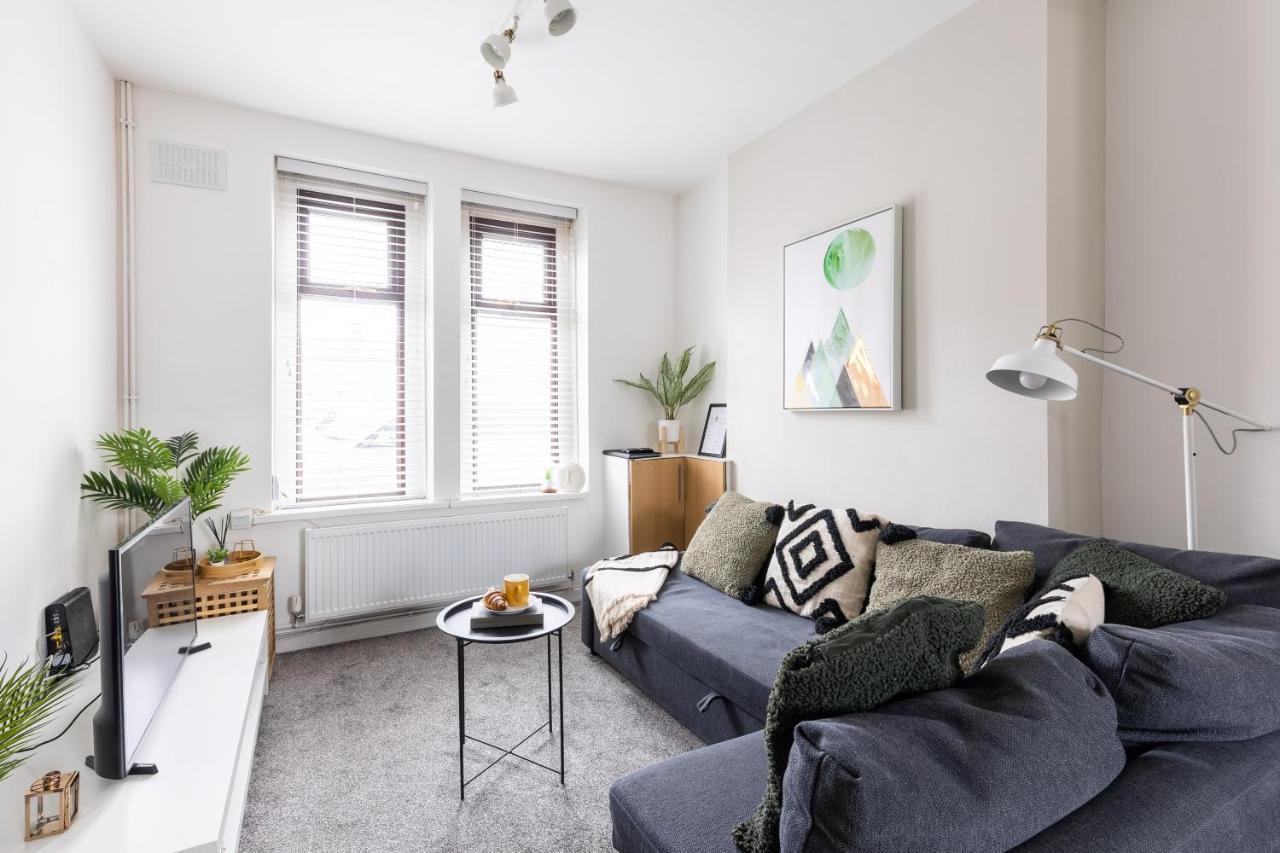 Levi Suite By Koya Homes - 3-Bedroom Home, Downtown Cardiff, Free Parking Kültér fotó